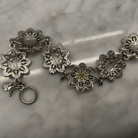 Flower bracelet - Picture 4 of 4